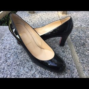 Christian Louboutin black patent pumps 38